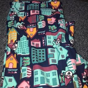 New! Never worn TC Lularoe gnome leggings